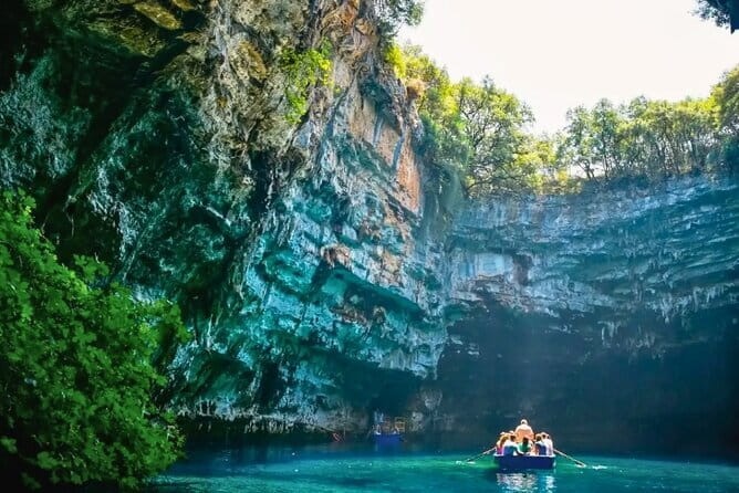 Phong Nha Cave tour from Hoian City - Paradise Cave at 10:15: 31.4 km and the longest dry cave in Asia