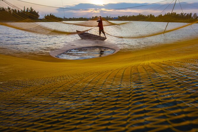 Photography Tour Hoi An Fishing Nets - Duy Vinh stop: net repair, village rhythms, and tight photo moments
