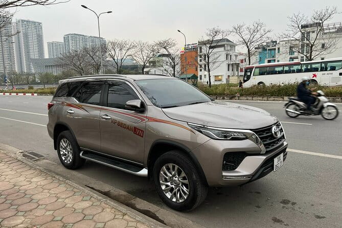 Private Car from Da Nang to Hue - Pickup at Da Nang Airport or your hotel, with clear meeting points