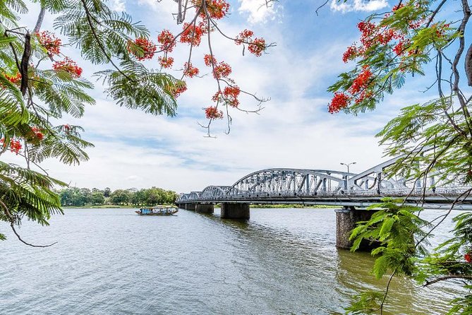 Private Car from Hue to Hoi An With An English Speaking Driver - The 5-Hour Drive, Built Around Stops You Actually Want