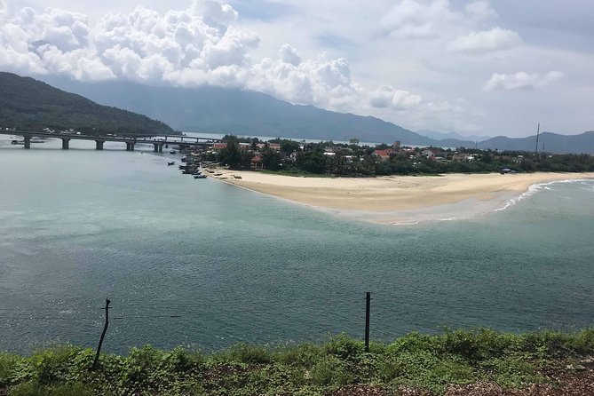 Private Car from Hue To Hoi an with English Speaking Driver - Price and Vehicle Options for Couples and Small Groups