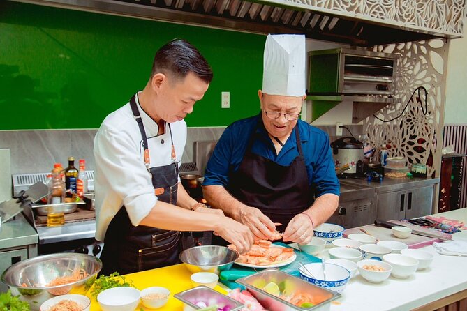 Private cooking class tour with Master Chef - Who should book this Chef Thanh cooking experience