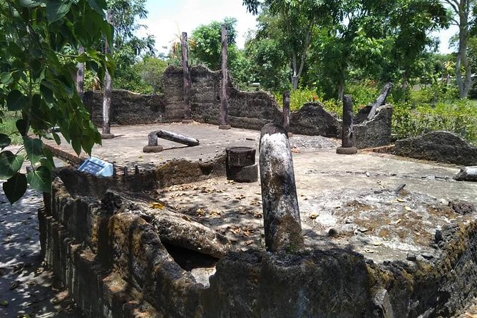 Private Day Trip To Visit MY LAI MASSACRE from Hoi an or Da Nang City - Stop 2 at the My Lai Massacre Museum: a tight 20 minutes with lasting impact