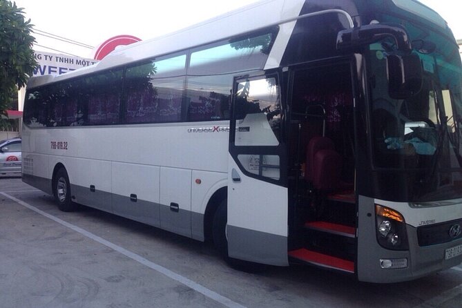 Private Departure Transfer: From Hotel in Hoian to Danang International Airport - Air-conditioned comfort with a professional driver