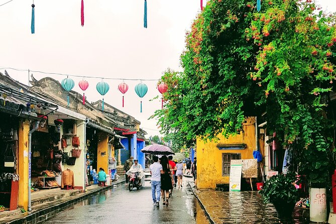 Private Food Tour and Hidden Gems in Hoi An - Japanese Covered Bridge and the evening shift to Bai Choi