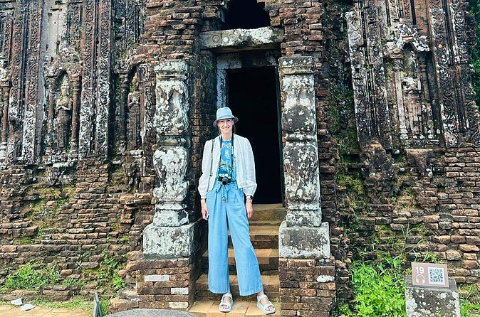 Private/ Group Tour: My Son Sanctuary - Cham dancing show: included culture, not just a photo break