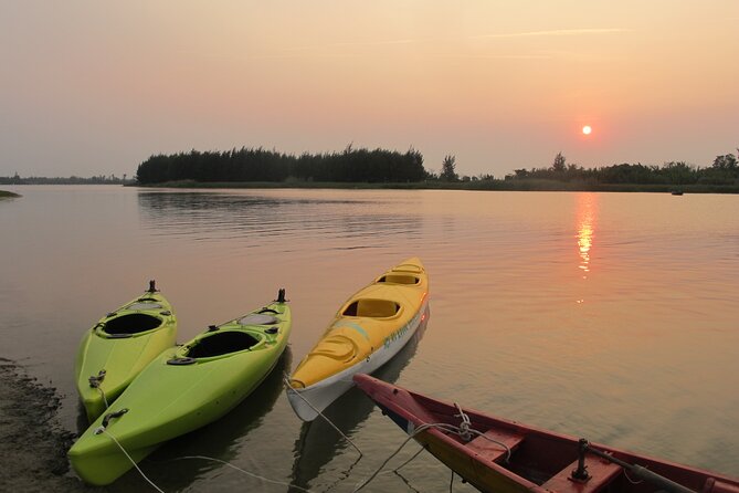 Private Hoi An Bike and Kayak Guided Tour with Lunch - Kayaking Thu Bon Delta: Fishing Hamlets From the Water