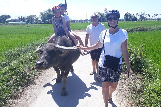 Private Hoi An Countryside: Biking, Basket boat, buffalo, foods - Learning to fish and catch crabs, plus net casting