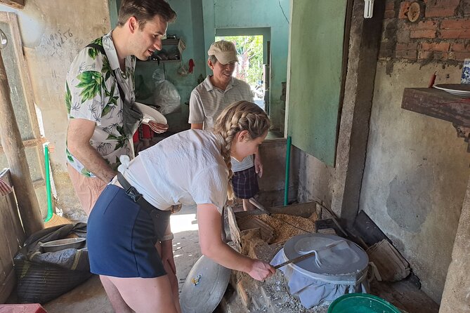 Private Hoi An Countryside by Motorbike OR CAR - The hands-on craft moments: sleeping mats, rice paper, bamboo baskets