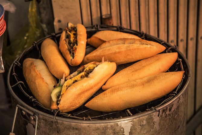 Private Hoi An Evening Food Tastings Tour by Bike - Cam Nam Island for Banh Xeo and Hoi An Style BBQ