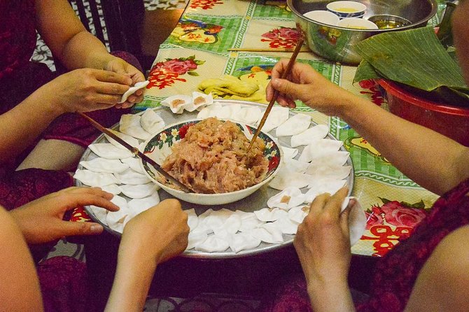 Private HoiAn Ancient Town Night Market Street food tour by Night - Why Hoi An’s night street food tour feels different