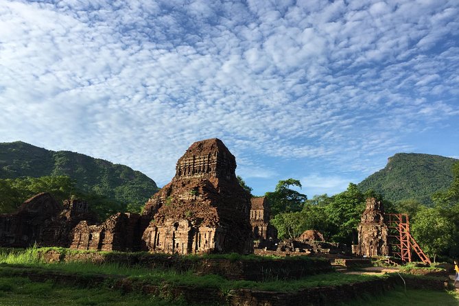 Private My Son Sanctuary Tour with Champa food - A folklore show that turns the ruins into living culture