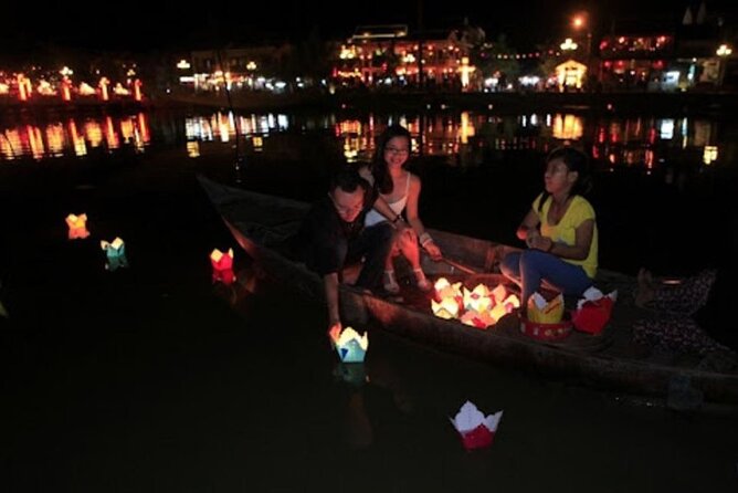 Private Night Boat Trip and Floating Lantern on Hoi An River - Old Town and the night market after: the best way to use the time