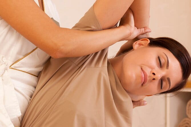 Private Thai Massage - Finding Panda Spa Da Nang and how the session begins