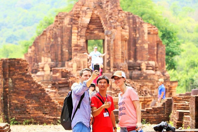Private Tour from Hoi An: Explore Holy Ruins of My Son - Watching Apsara and classical Khmer dance before heading back