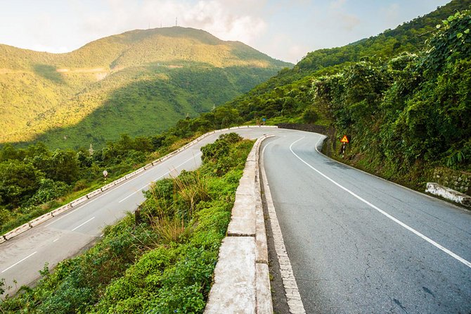 Private transfer from Hue to Hoi An with fabulous stops - Lunch options without breaking the schedule