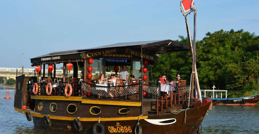 Romantic Sunset Dinner Cruise in Hoi An - Step Into a Floating Sunset Plan (Not a Rushed Tour)