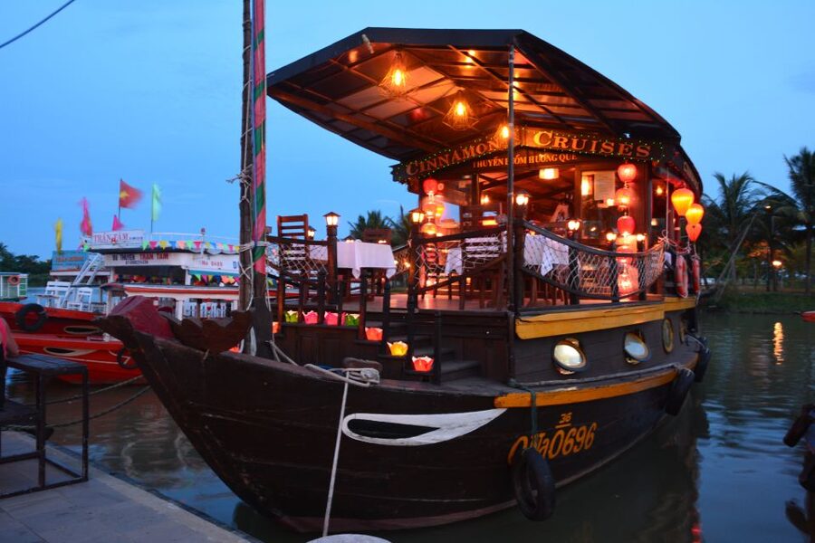 Romantic Sunset Dinner Cruise in Hoi An - The Cruise Itself: Thu Bon and Hoai, Moving Views, Easy Comfort