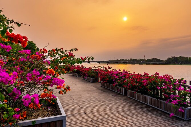Round Trip: Da Nang/Hoi An – Hue with English-Speaking Driver - Hai Van Pass: 30 minutes of views that sell the drive