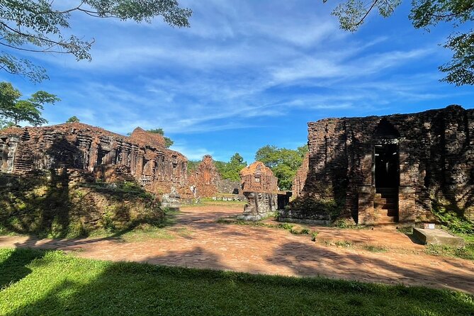 Small Group - My Son Sanctuary Tour From Hoi An - Lunch, included fees, and the real value of $29