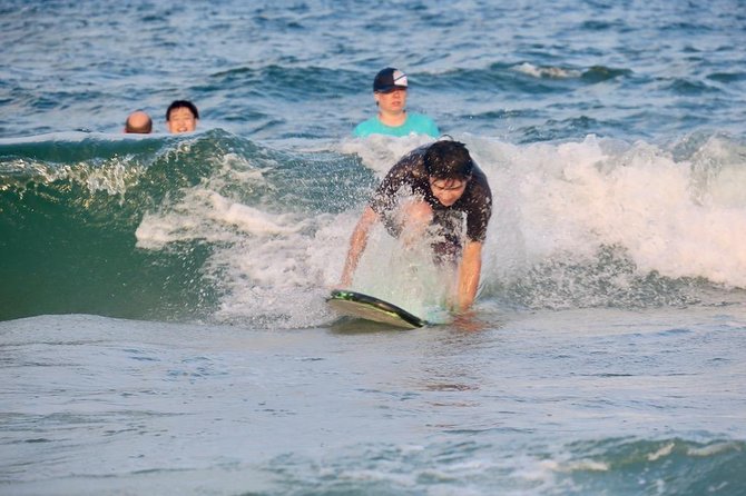 Surf Lessons - Small groups and real attention (1:4 ratio, max 6)