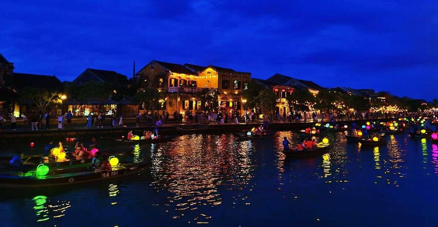 The lanterns of Hoi An & My Son - My Son Sanctuary: electric-car arrival and the Champa Royal temple focus