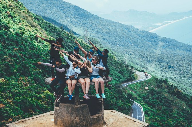 Top Gear Hai Van Pass Hue to Hoi An or Da Nang - Stop 2: Lang Co Beach lunch with sea air