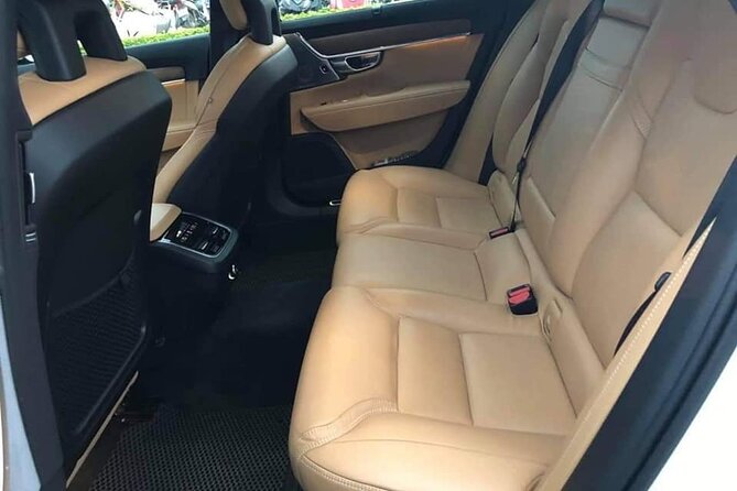(TOP) Private car: Da Nang/Da Nang Airport (DAD) from/to Hoi An - Airport Arrivals: How To Use the 90-Minute Waiting Window