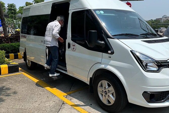 Transfer from Danang/Airport/Transtation to Hoi An by Private Car - Meeting your driver: the exact pickup approach that saves time