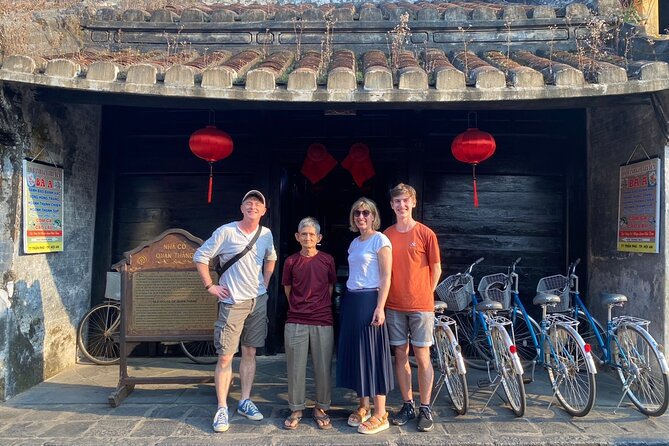 Vegan Food Tour - Untold Stories of Hoi An - Meeting point timing, group size, and how the evening flows